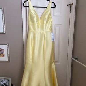 Gorgeous, yellow Sherri Hill dress. Never worn!! Size 4.